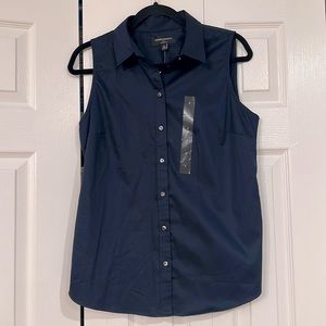 NWT Navy blue button down sleeveless top. Size 8